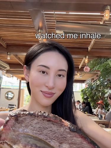 Bella, mantan aktivis vegan yang kini hanya makan daging