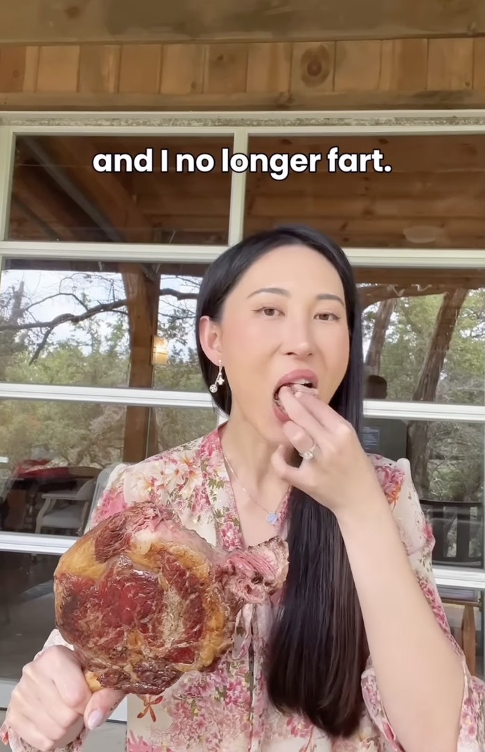 Bella, mantan aktivis vegan yang kini hanya makan daging