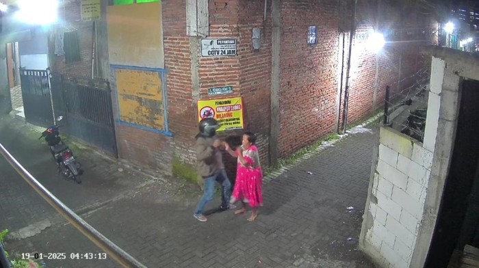 CCTV aksi jambret di Malang