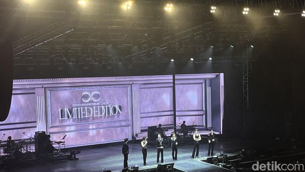 Konser INFINITE di Jakarta.
