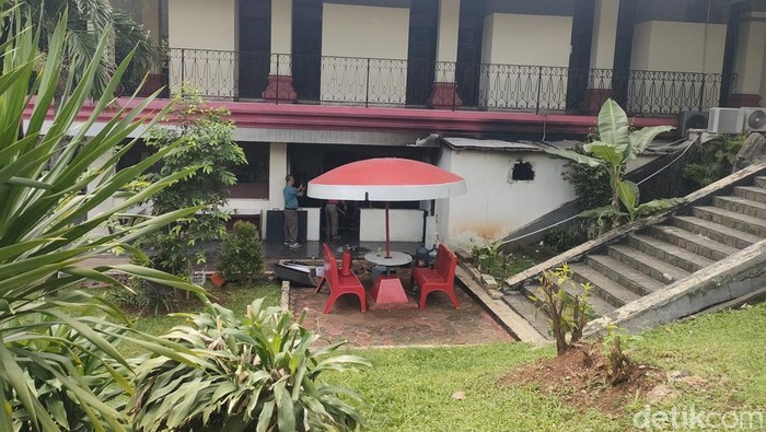 Kebakaran sekitar kantin di Museum Satria Mandala, Jakarta Selatan, sudah dipadamkan. (Dwi R/detikcom)