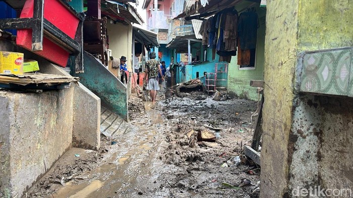 Kondisi perumahan warga pasca banjir di Bandar Lampung.