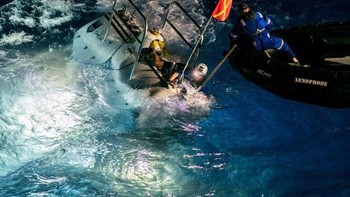 Kepulauan Mariana di Guam punya tempat terdalam di Bumi namanya Palung Mariana. Dalamnya adalah 10,984 km di bawah permukaan laut. Sampai sekarang ilmuwan masih terus menemukan spesies baru yang aneh dan sebagian raksasa di Palung Mariana. Foto: BBC Magazine  
