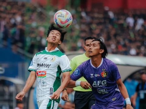 Laga Persik Kediri vs PSS Sleman di Stadion Brawijaya, Kediri, Jawa Timur, Minggu (19/1/2025).