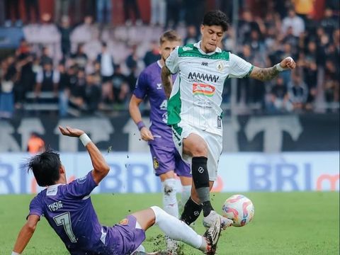 Laga Persik Kediri vs PSS Sleman di Stadion Brawijaya, Kediri, Jawa Timur, Minggu (19/1/2025).