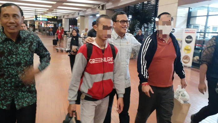 Menteri Pelindungan Pekerja Migran Indonesia (P2MI) Abdul Kadir Karding menjemput langsung dua Warga Negara Indonesia (WNI) Pekerja Migran Indonesia yang disekap dan disiksa di Myanmar.