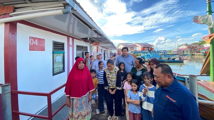 Menteri PKP Maruarar Sirait mengunjungi rumah apung dan rumah panggung di Muara Angke