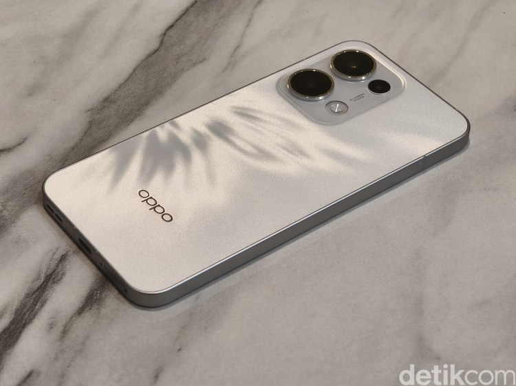 Oppo Reno 13 5G Oppo Reno 13 5G
