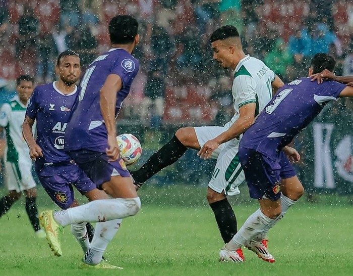 Persik vs PSS Sleman