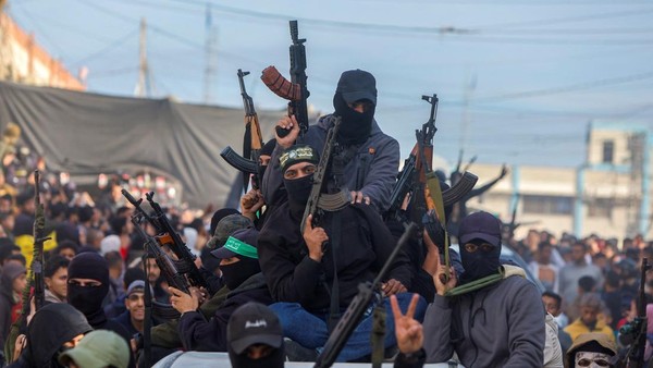 Potret Pejuang Hamas Muncul di Jalan-jalan Gaza