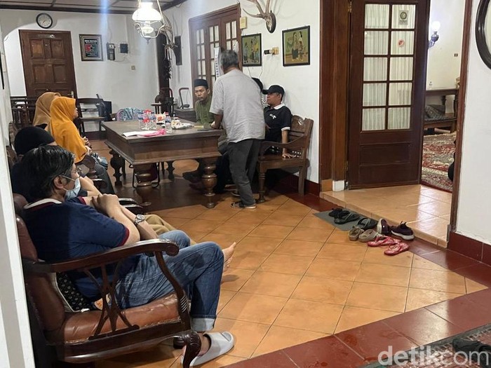 Rumah duka politikus senior PPP, almarhum Mudrick Sangidu, di Kartopuran, Jayengan, Kota Solo, Minggu (19/1/2025) malam.