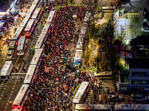 Penahanan Presiden Korsel Diperpanjang, Pendukungnya Serbu Pengadilan