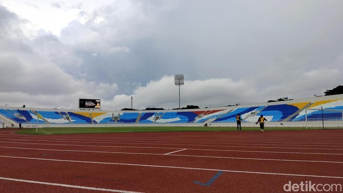 Revitalisasi Stadion Kanjuruhan Malang hampir rampun dan menunggu serah terima