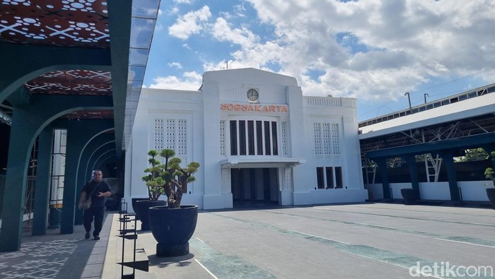 Stasiun Tugu Jogja, Minggu (19/1/2025).
