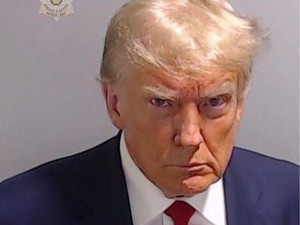 Trump Tuntut Uskup Washington Minta Maaf atas Khotbah soal LGBTQ