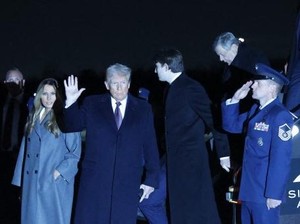 Naik Pesawat Air Force, Trump Tiba di Washington Jelang Pelantikan Presiden