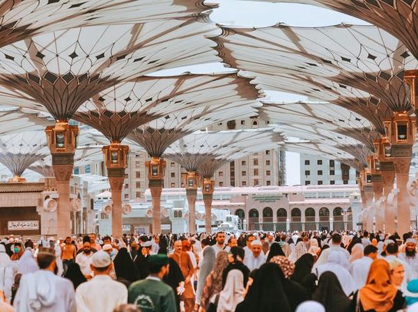 5 Fakta Unik Payung Masjid Nabawi, Jumlah hingga Jadwal Buka Tutupnya