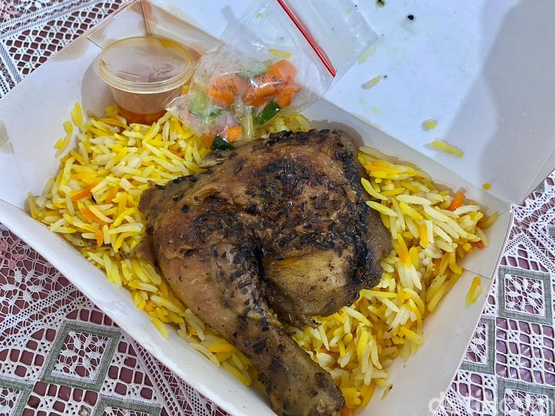 3 Nasi Kebuli Rp 30 Ribuan, Mana yang Paling Gurih Berempah?