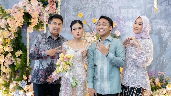 Adjani Putri Alya Rohali Adjani Putri Alya Rohali
