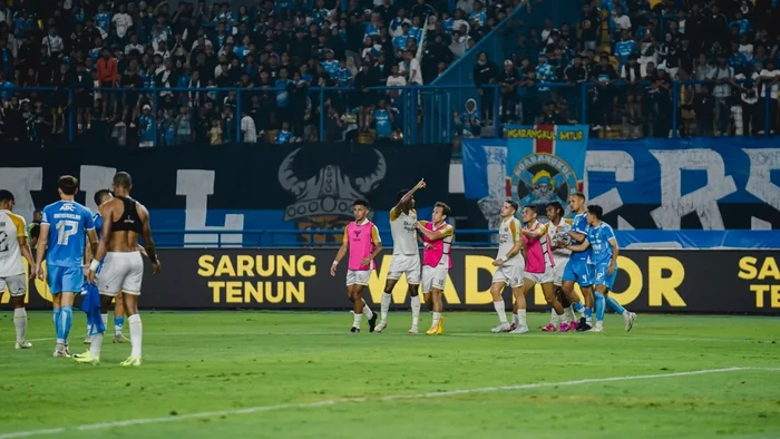 Alta Ballah saat mendapatkan tindakan rasis di Stadion GBLA.