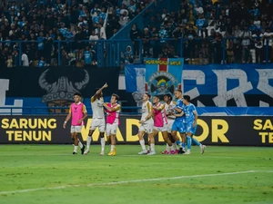 Perlawanan Dewa United untuk Rasisme di GBLA