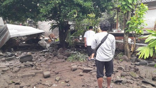 Bberapa rumah warga yang rusak akibat banjir di Banjar Babakan, Desa Gegelang, Kecamatan Manggis, Kabupaten Karangasem, Bali, Minggu (19/1/2024).
