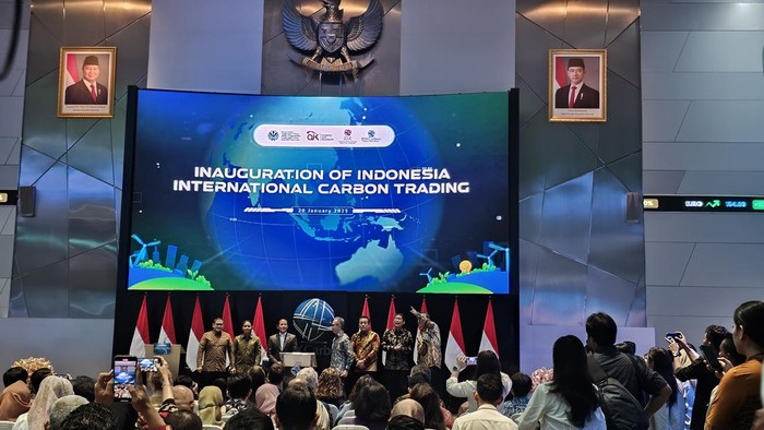 Bursa Efek Indonesia (BEI) resmi membuka perdagangan karbon (IDXCarbon) 2025.