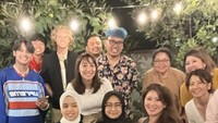 Kalau ini kebersaman Cinta dan keluarga saat menikmati BBQ di Amerika. Momen ini tampak hanga, terlihat juga kekasih Cinta hadir di sana. Foto: Instagram @cintakuya