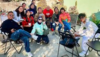 Pada 1 Januari 2025 lalu, Cinta Kuya dan keluarganya tampak berada di Amerika. Mereka merayakan pergantian tahun dengan menikmati hidangan lezat. Foto: Instagram @cintakuya