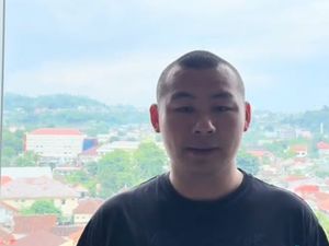 WN China Video Selipkan Uang di Paspor Minta Maaf, Imigrasi: Tetap Dicari!