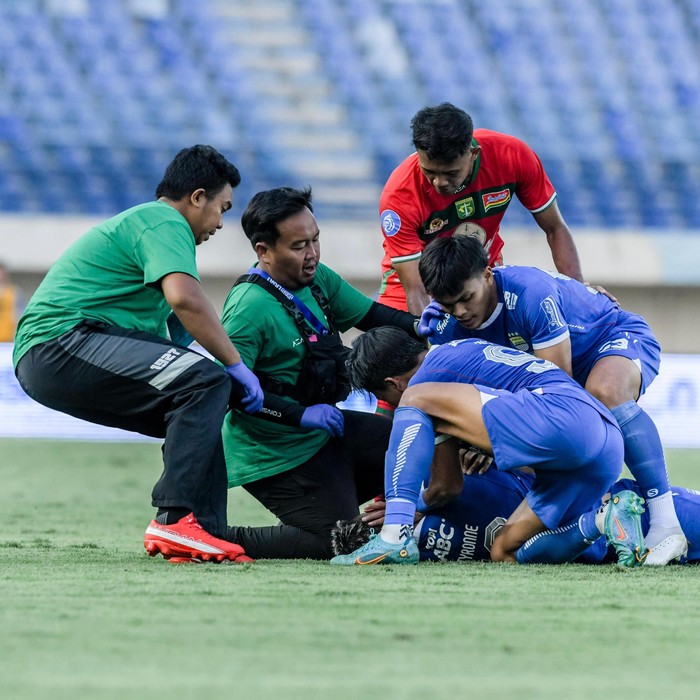 Dokter alumni Unair jadi tim medis Persebaya