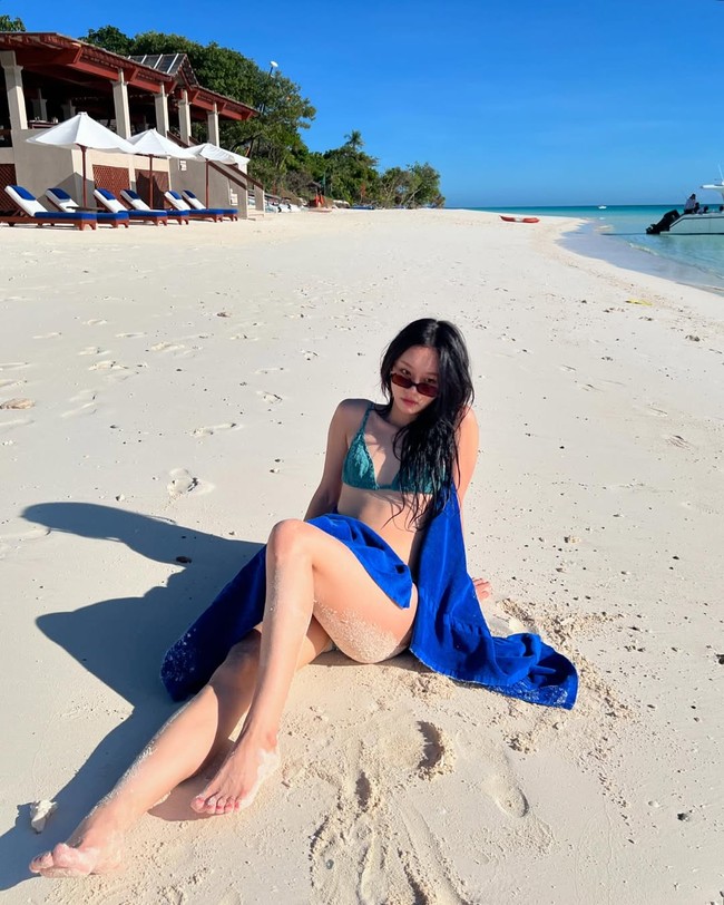 Unggahan foto Hyeri banjir pujian dari penggemar. Tak sedikit yang terpesona dengan paras cantik dan tubuh rampingnya, yang menjadi idaman penggemar wanita. Foto: dok. Instagram @hyeri_0609