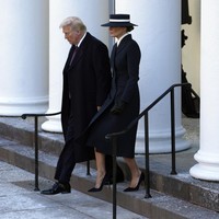 Donald Trump kembali terpilih setelah kalah sebagai petahana di pemilu 2020. Setelah menjadi presiden ke-45 AS, ia mengabdi lagi sebagai presiden ke-47 negara adidaya tersebut. Melania Trump pun mengulang perannya sebagai ibu negara. (Foto: AP Photo/Matt Rourke)
