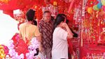 Potret Glodok Berubah Jadi Merah Emas Jelang Imlek