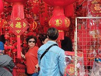 Ini Pernak-pernik Imlek yang Paling Diburu di Glodok