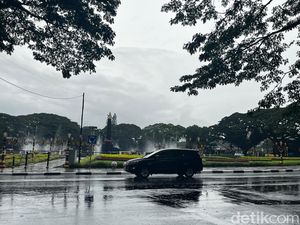 Cuaca Surabaya 21 Oktober 2025, Dipredikisi Hujan Ringan