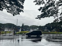 Waspada Cuaca Ekstrem di Jatim, Hujan Es-Angin Kencang Mengancam