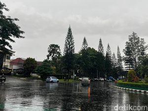 Cuaca Jawa Timur Senin 21 April 2025, Sidoarjo Waspada Hujan Petir