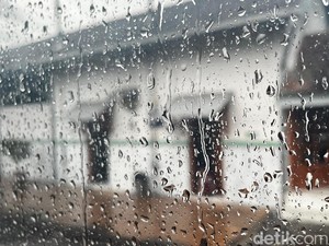 Waspada! Medan-Deli Serdang Berpotensi Hujan Lebat Disertai Petir Malam Ini