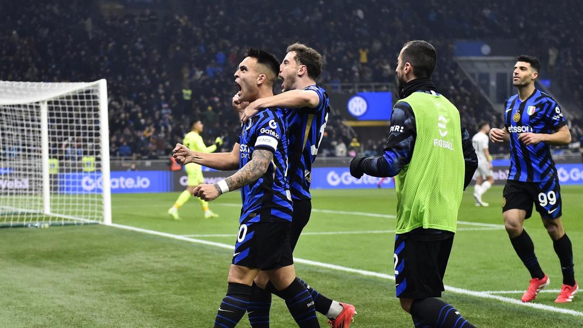 Inter Milan terus pepet Napoli (REUTERS/Massimo Pinca)