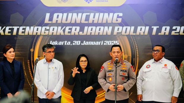 Kapolri Launching Desk Ketenegakerjaan Polri