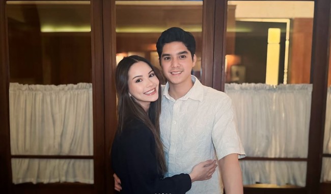 Dari keterangan unggahan diketahui bahwa Al Ghazali dan Alyssa akan menikah tahun ini, tepatnya bulan Juni. “Bismillah, doakan lancar sampai bulan Juni !!! Dinner intimate ngobrol masa depan berdua… Membahas tanggal… Dan plan nya… “ tulis Maia dalam keterangan unggahannya. Foto: Instagram/@maiaestiantyreal