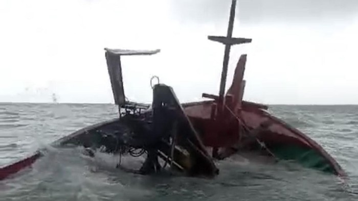 Kondisi kapal tenggelam di Bangka Tengah.