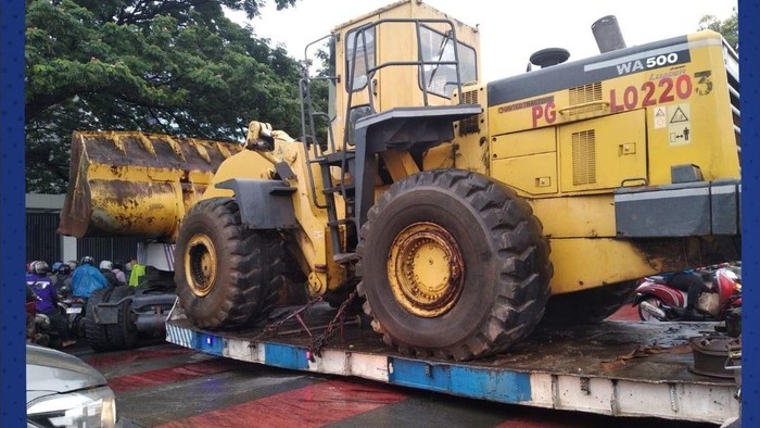 Lalin di Putaran Imigrasi Jl Daan Mogot Jakbar Macet Imbas Kointainer Mogok