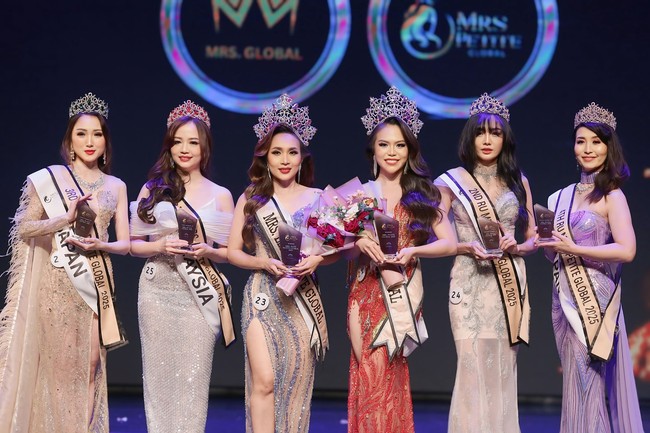 Mrs Petite Global sendiri merupakan ajang kecantikan internasional yang ditujukan untuk merayakan para wanita baik yang sudah menikah, bercerai atau ibu tunggal bertinggi di bawah 168 cm.Foto: Instagram