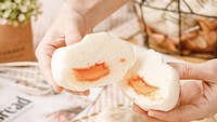 Sejak tahun 2013, bakpao dari Djohnpao menawarkan bakpao Medan yang adonannya empuk. Isiannya juga bervariasi, mulai dari Nutella sampai tiramisu. Harganya cuma Rp 13.000 saja. Foto : djohnpao