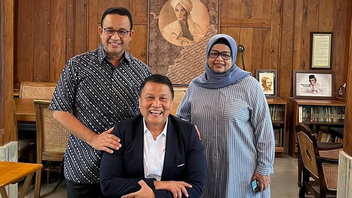 Politikus PKS Mardani Ali Sera mengunggah pertemuan dengan eks Gubernur DKI Jakarta Anies Baswedan. Mardani menyebut pertemuan itu sebagai diskusi kawan lama.