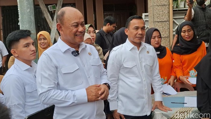 Mendukbangga/Kepala BKKBN Wihaji dan Kepala BGN Dadan Hindayana