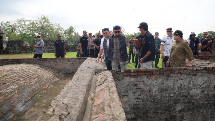 Menteri Kebudayaan Fadli Zon saat berkunjung ke kawasan Banten Lama