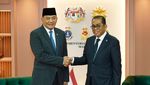 Momen Menhan Sjafrie Jalin Kerjasama Pertahanan dengan Menhan Malaysia